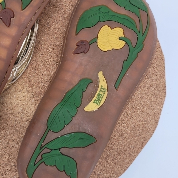Born Flip Flops Brown Leather Tan Gold Women Shoes Size 9 - Picture 6 of 7